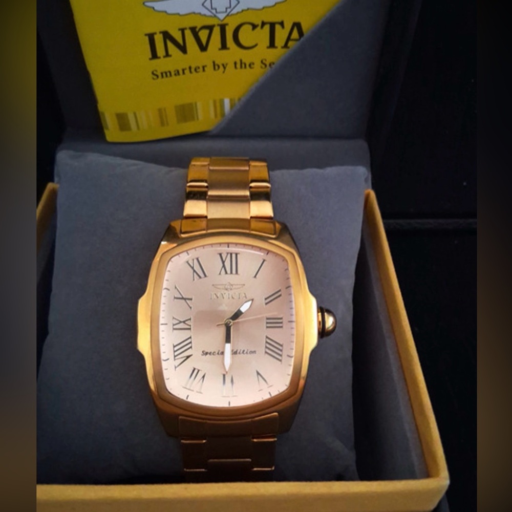EUC Invicta Lupah Model 15187 Special Edition Men's Watch in Original Box